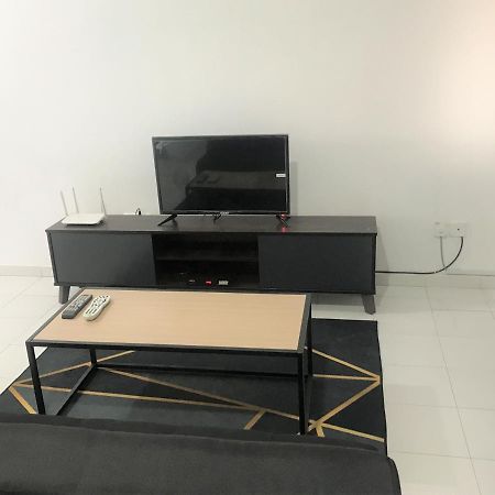 Oyo 90493 Jl Homestay Segamat Zewnętrze zdjęcie