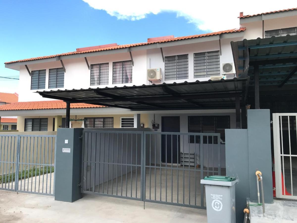 Oyo 90493 Jl Homestay Segamat Zewnętrze zdjęcie