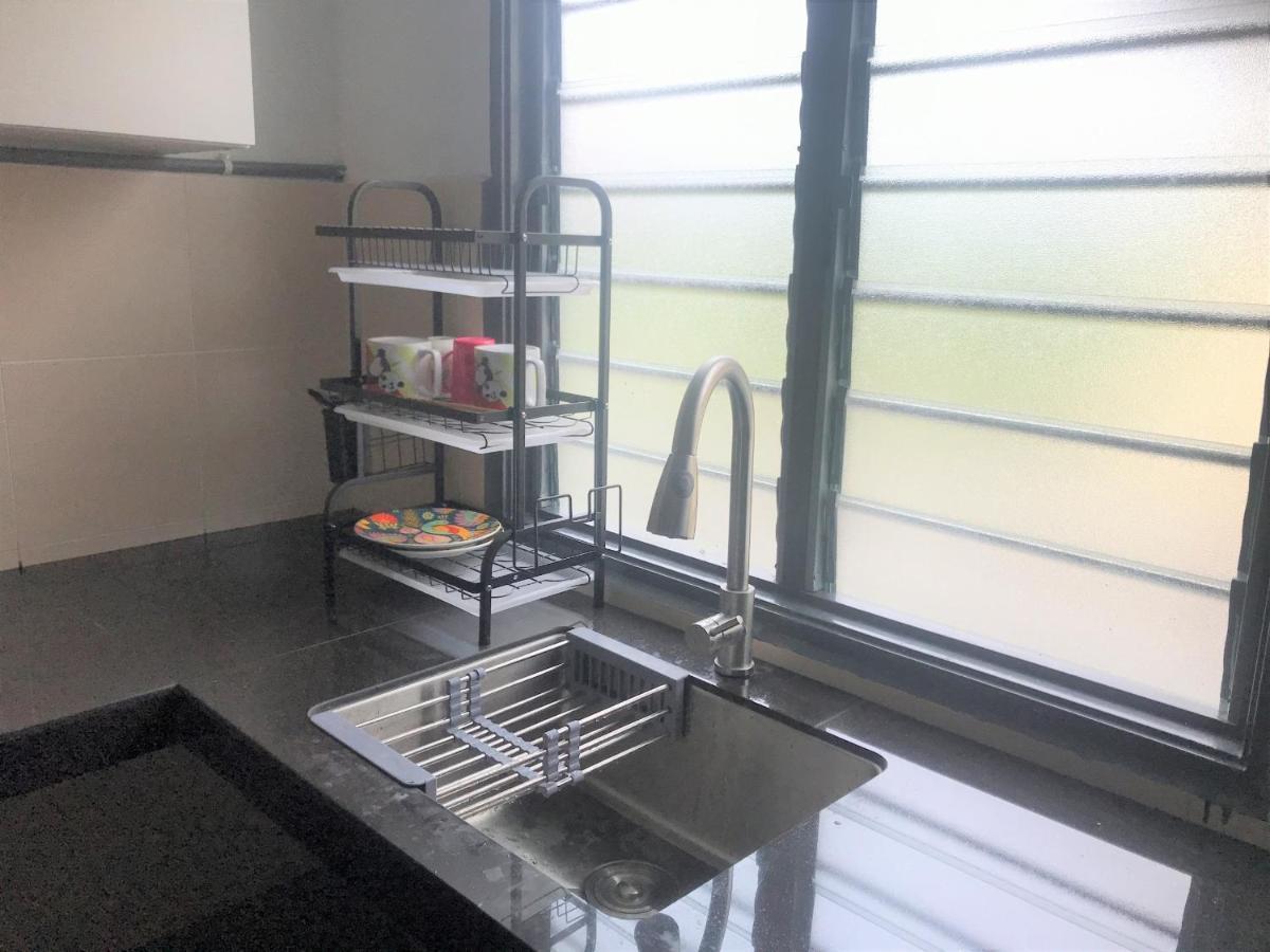 Oyo 90493 Jl Homestay Segamat Zewnętrze zdjęcie