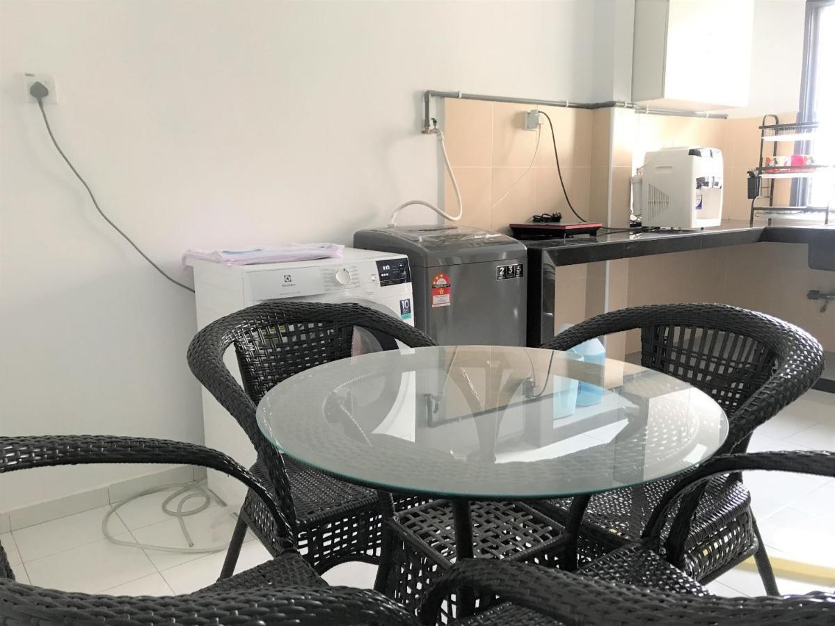 Oyo 90493 Jl Homestay Segamat Zewnętrze zdjęcie