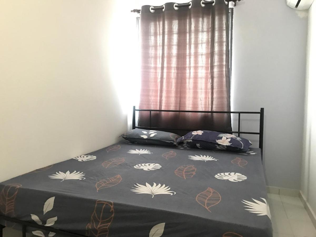 Oyo 90493 Jl Homestay Segamat Zewnętrze zdjęcie