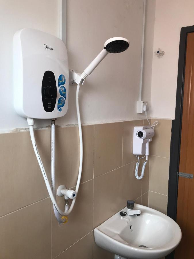 Oyo 90493 Jl Homestay Segamat Zewnętrze zdjęcie