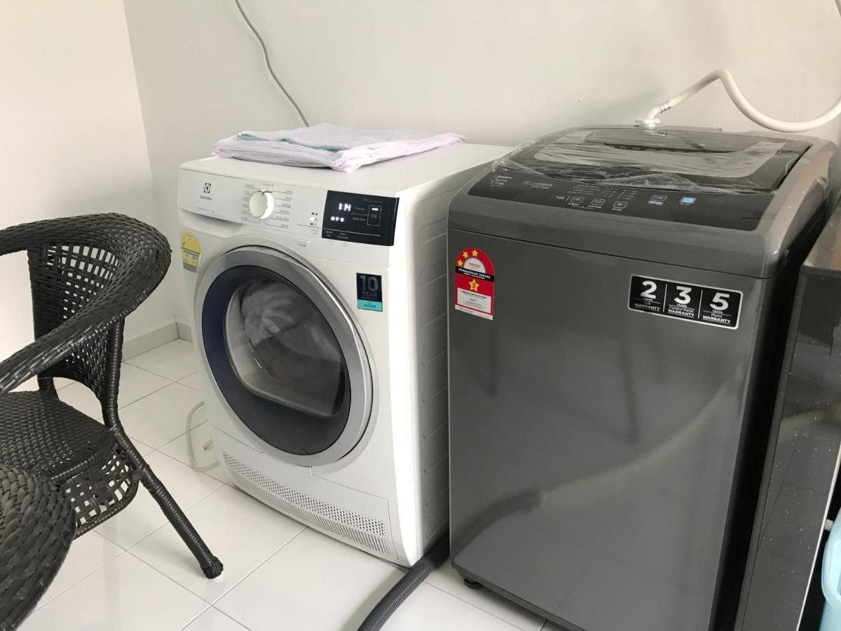 Oyo 90493 Jl Homestay Segamat Zewnętrze zdjęcie