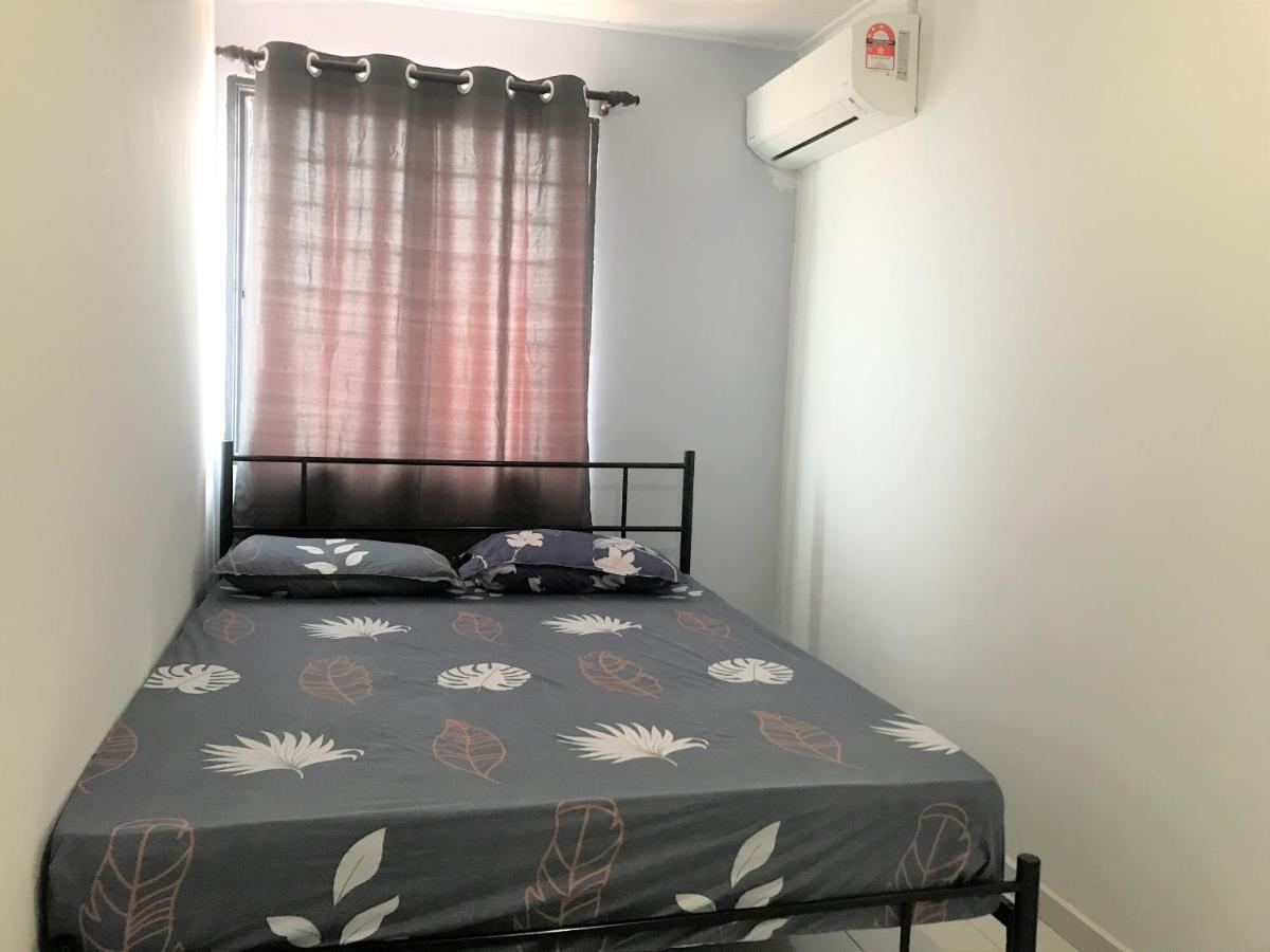 Oyo 90493 Jl Homestay Segamat Zewnętrze zdjęcie