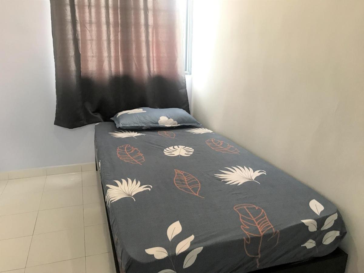 Oyo 90493 Jl Homestay Segamat Zewnętrze zdjęcie