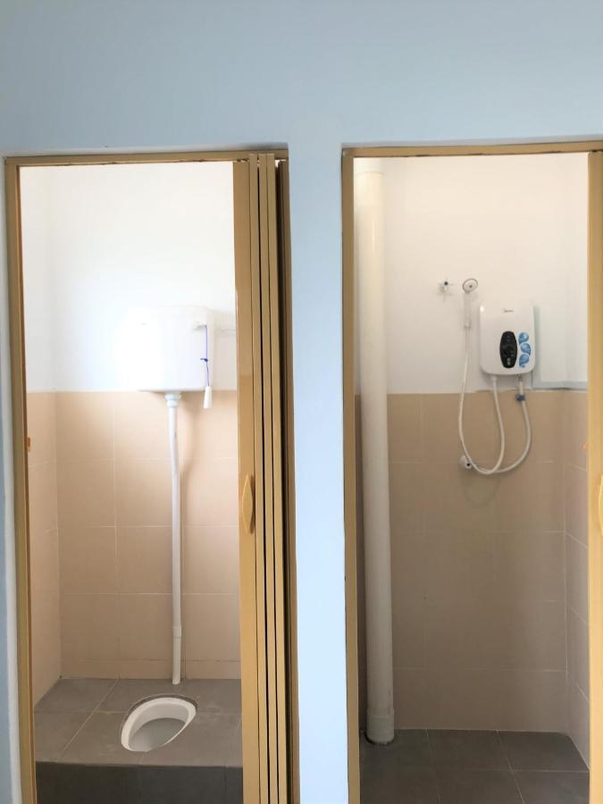 Oyo 90493 Jl Homestay Segamat Zewnętrze zdjęcie