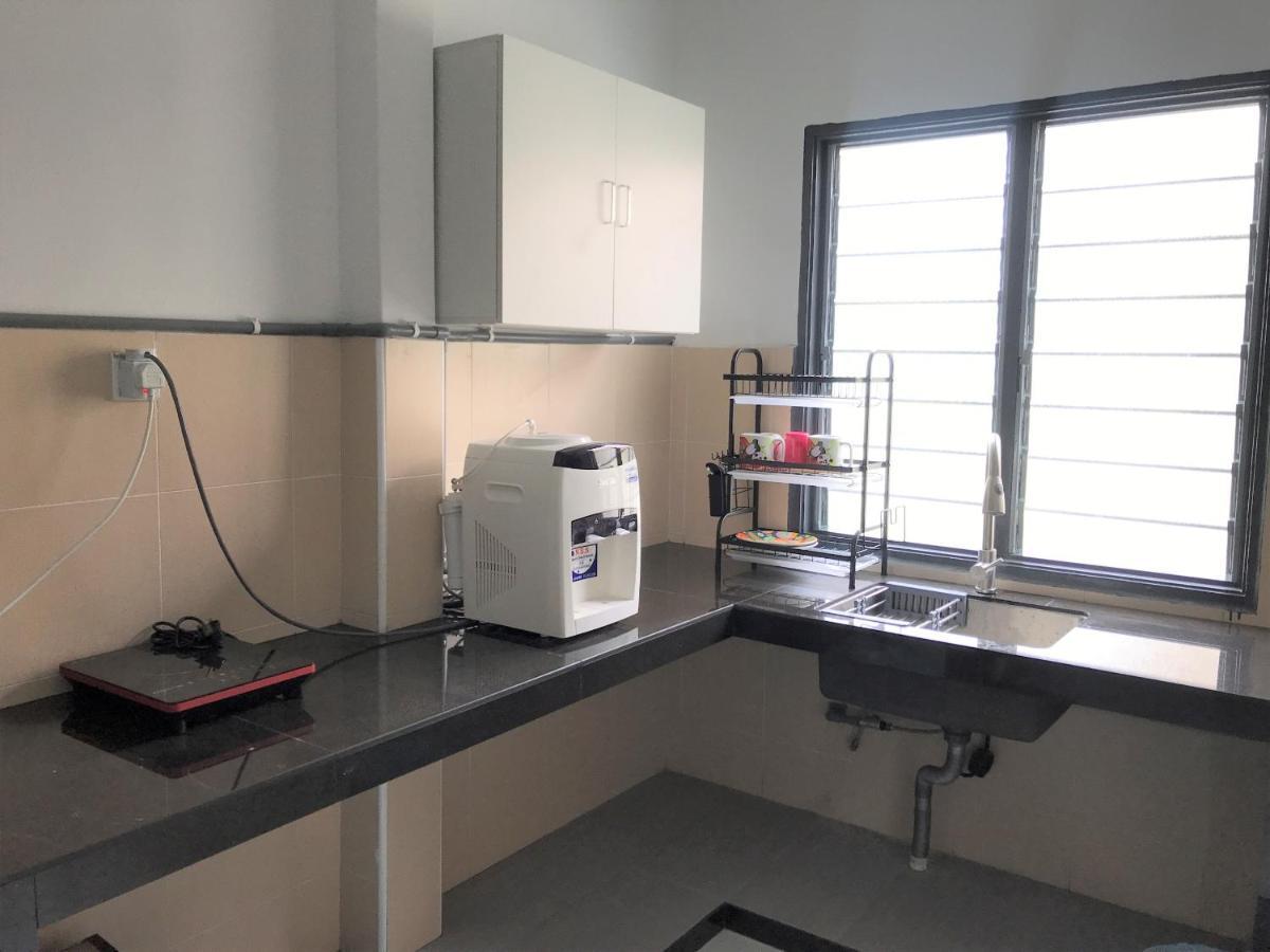 Oyo 90493 Jl Homestay Segamat Zewnętrze zdjęcie
