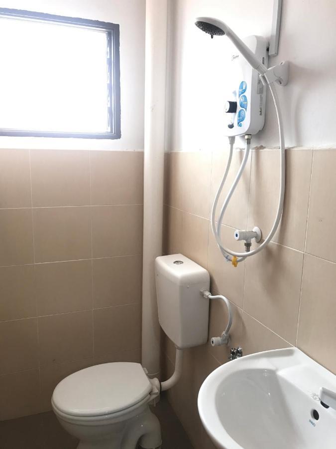 Oyo 90493 Jl Homestay Segamat Zewnętrze zdjęcie