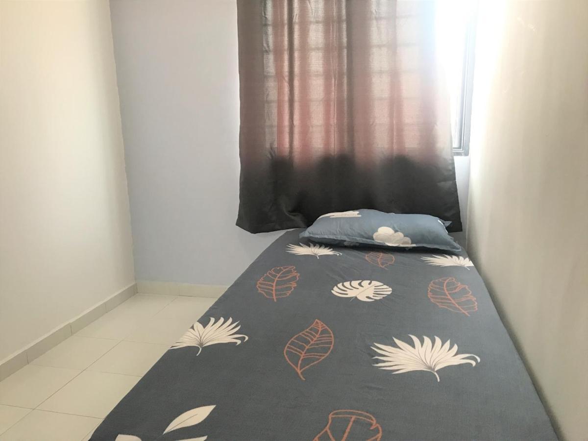 Oyo 90493 Jl Homestay Segamat Zewnętrze zdjęcie